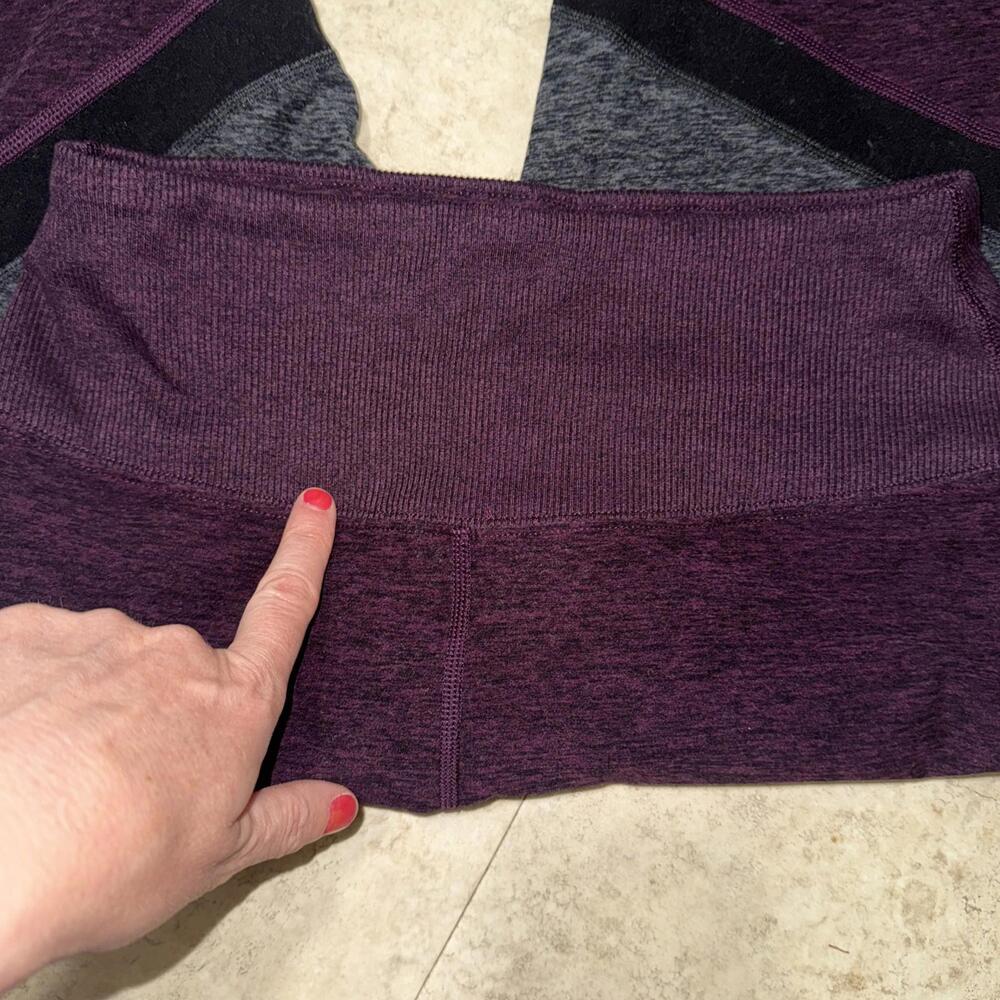 ALO Yoga Leggings Striped Gray/maroon Women Medium Ribbed Waist Fall Dark Goth - Picture 16 of 16